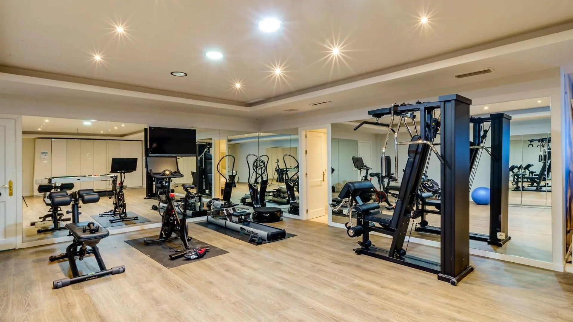בית נופש מארבלה Gran View Villa Elviria ספרד